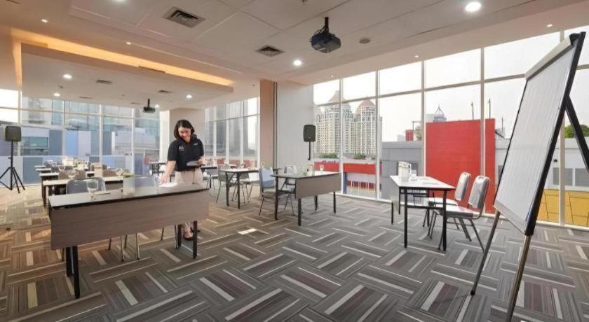 Hi Hotel Senen Jakarta Eksteriør billede